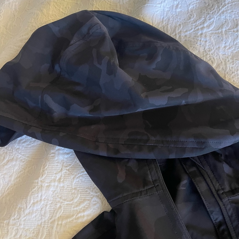 Lululemon Jacket - Picture 4 of 5